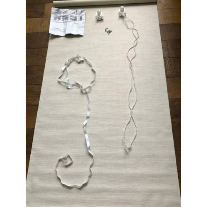 Nieuw rolgordijn in verpakking 69 x 185 cm beige