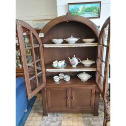 Zeer Nette Eiken Wand Vitrine kast in 2 gedeelten
