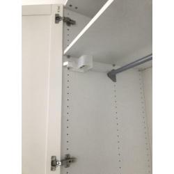 2 kasten elke kast is 236cm hoog, 100cm breed, 60cm diep