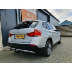 BMW X1 sDrive18d Executive met Trekhaak, Navigatie, Climate