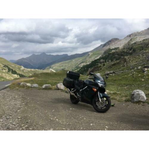 Honda VFR 800 uit 2001 (beste versie) inclusief koffers