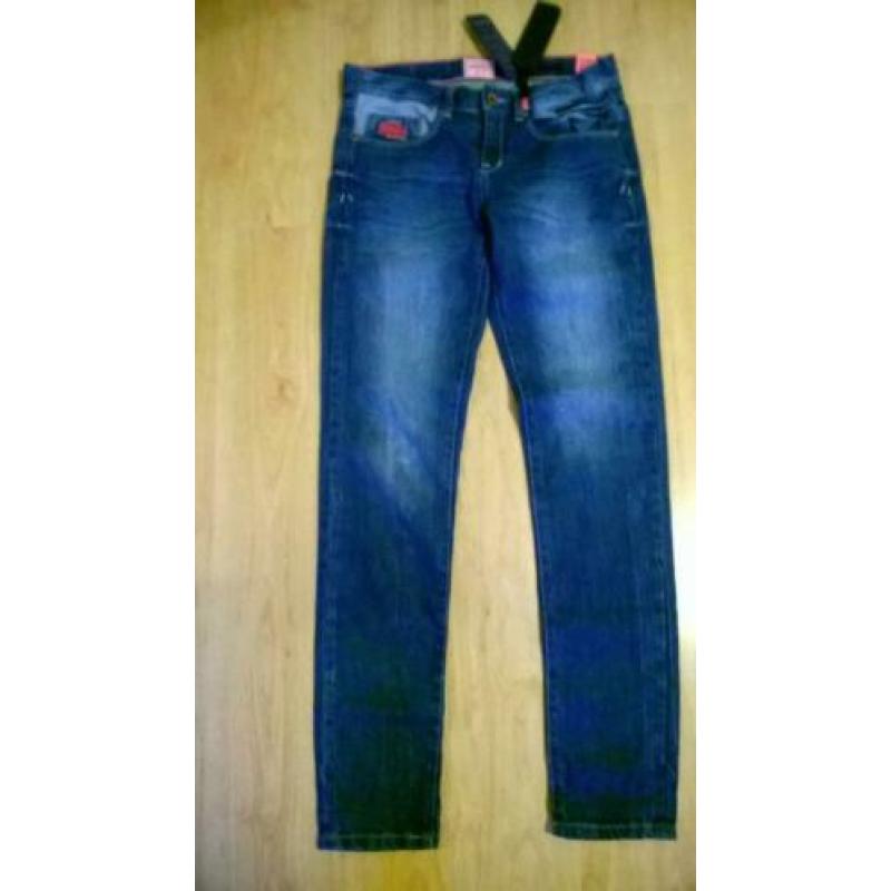 Superdry nieuwe jeans Standard Tomboy XXS W24 L32 incl verz