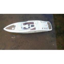 Motorjacht rc ongeveer 70cm lang