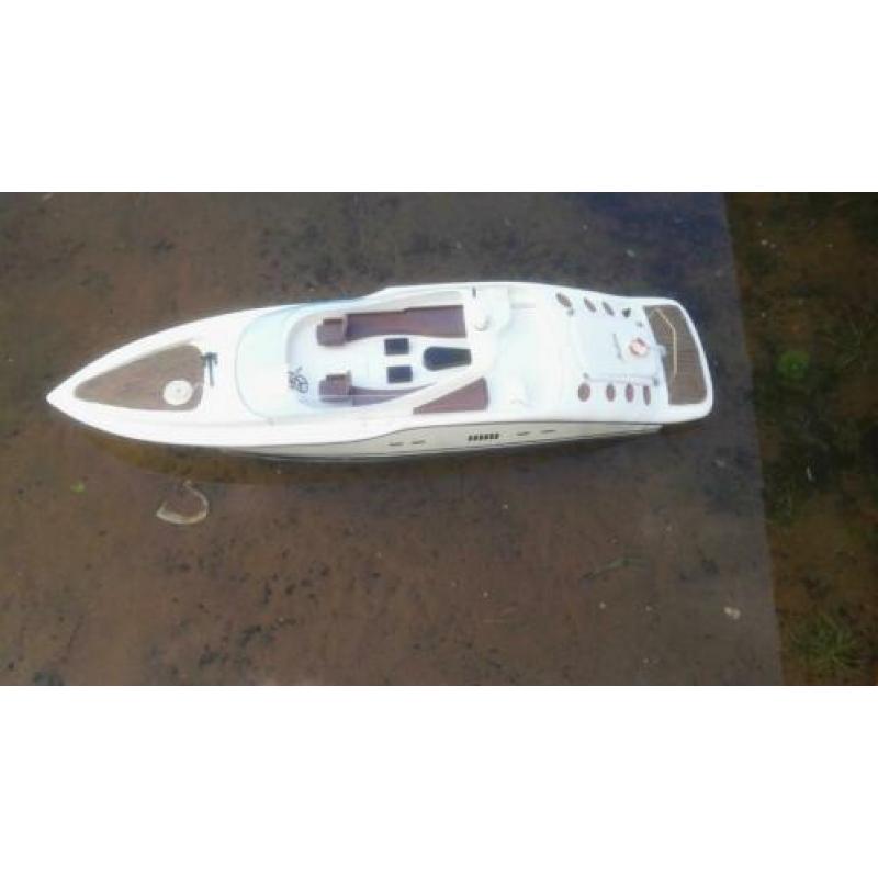 Motorjacht rc ongeveer 70cm lang