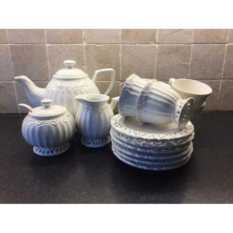 Thee servies