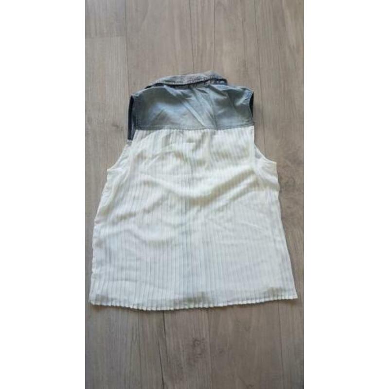 Nieuwe Only top maat 38 spijker icm wit. Mooie plissé rug!