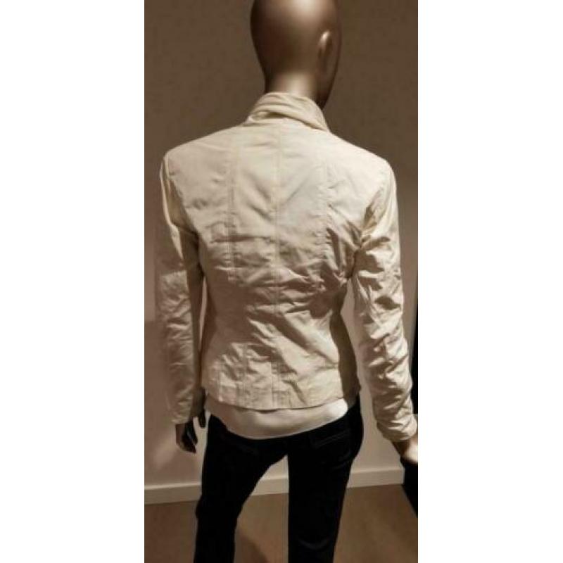 Creme blazer / colbert maat 38 - chique pasvorm en knopen