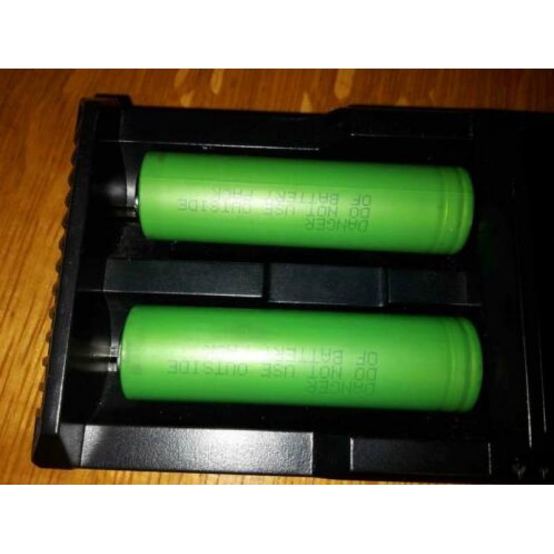 Sony 2 Batterijen 18650 VTC6-3120mAh & Nitecore D2 Pro Lader