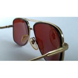 Vintage goudkleurige bril, model aviator, met zonneglazen
