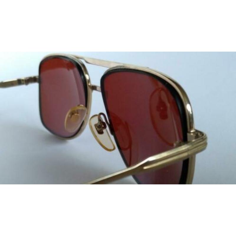 Vintage goudkleurige bril, model aviator, met zonneglazen