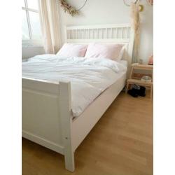Tweepersoonsbed 140x200 IKEA incl. lattenbodem en matras