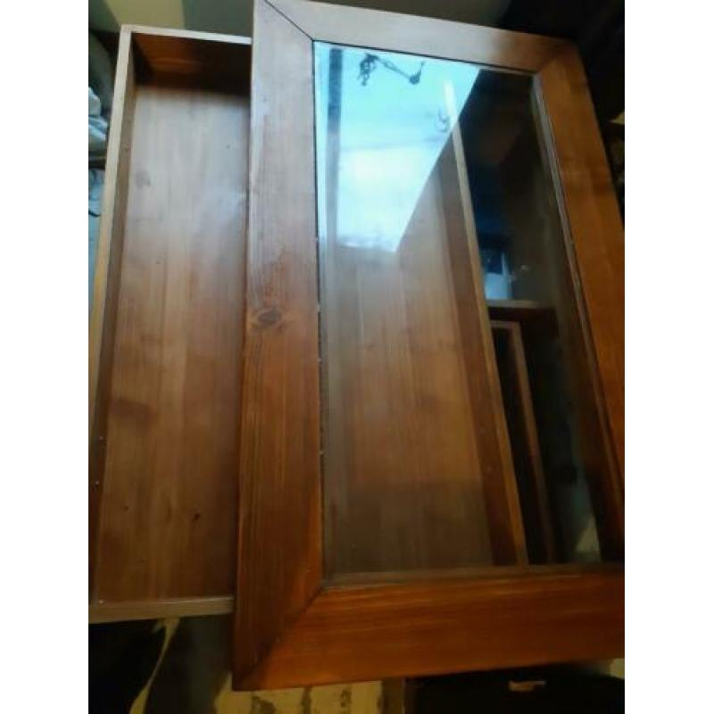 Salon tafel met glas en ladens