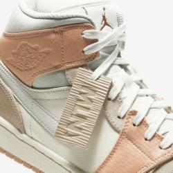 Air Jordan 1 mid Milan maat 42/US 8.5