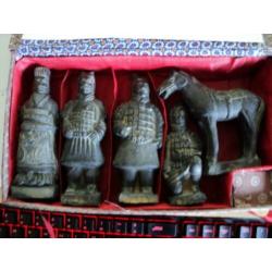 Terra Cotta Leger beeldjes 14