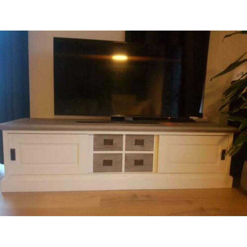 Eettafel, salontafel en tv-meubel wit + greywash