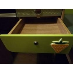 Groene Bureau Met Opbouw Cilek