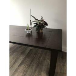 Mooie engelse eettafel