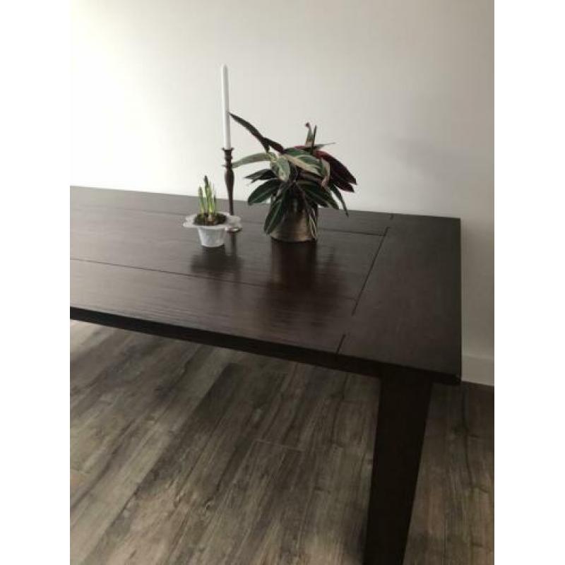 Mooie engelse eettafel