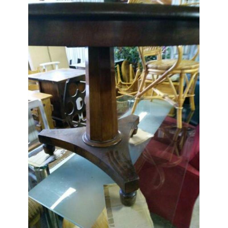 Ronde eiken eettafel