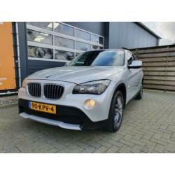 BMW X1 sDrive18d Executive met Trekhaak, Navigatie, Climate