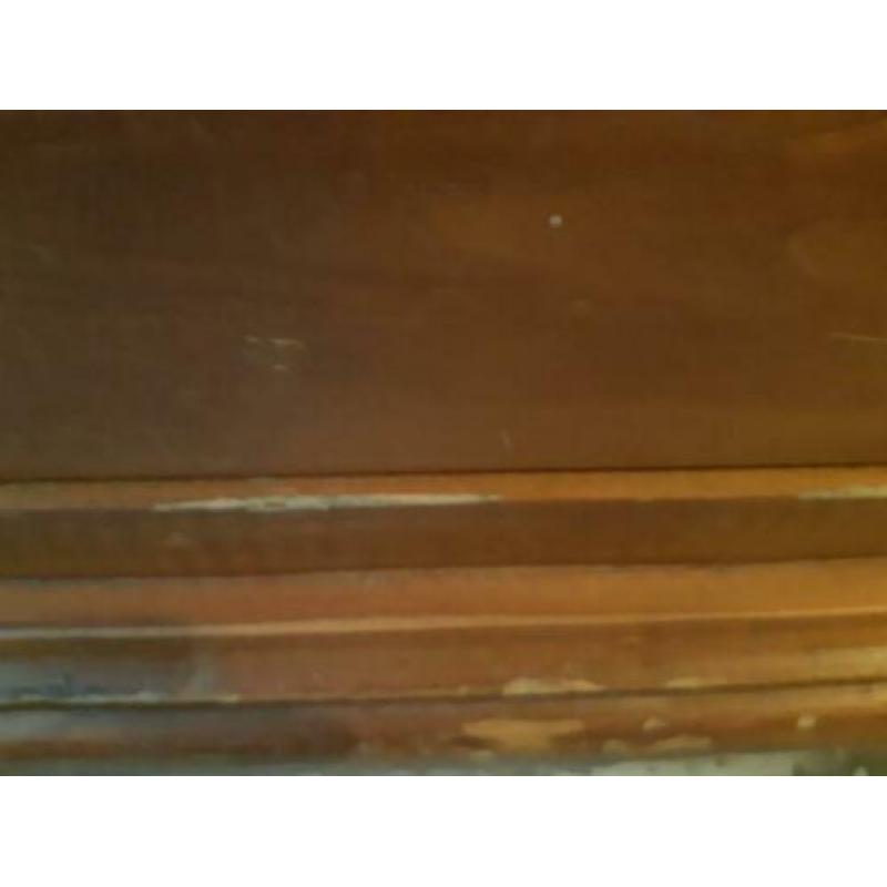 Salon tafel met glas en ladens