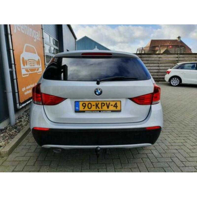 BMW X1 sDrive18d Executive met Trekhaak, Navigatie, Climate