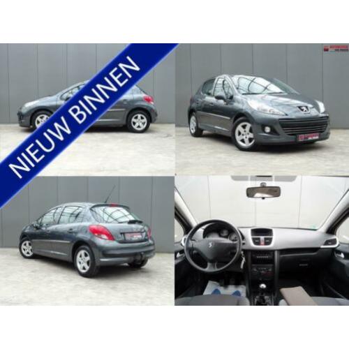 Peugeot 207 1.4 VTi Style ?? LAGE KM ! (bj 2010)