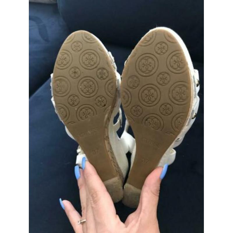 Guess sleekhak maat 37