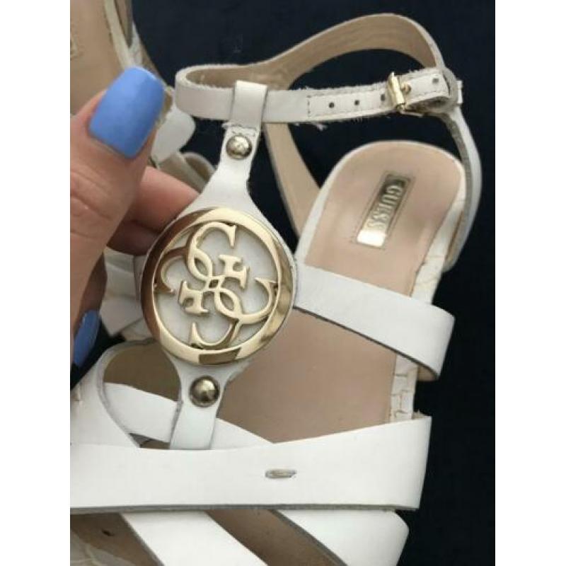 Guess sleekhak maat 37