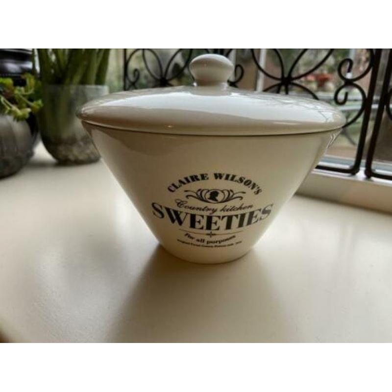 Claire Wilson’s servies snoepjespot / sweeties