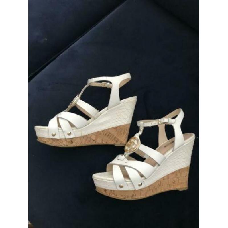 Guess sleekhak maat 37