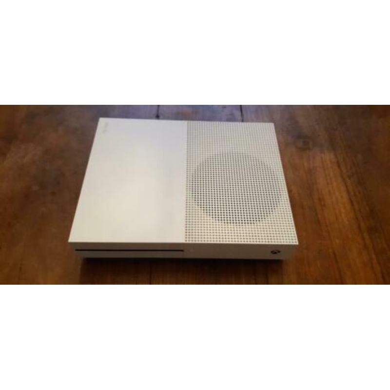 Xbox one S 500 gb