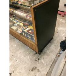 Antieke toonbank . Vitrine kast, toonbank