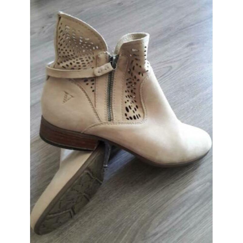 Nieuwe beige laarsjes maat 37