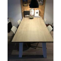 VT wonen eetkamer tafel en stoelen