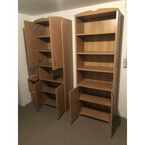 Slaapkamer met bed 210, kasten, bureau etc.