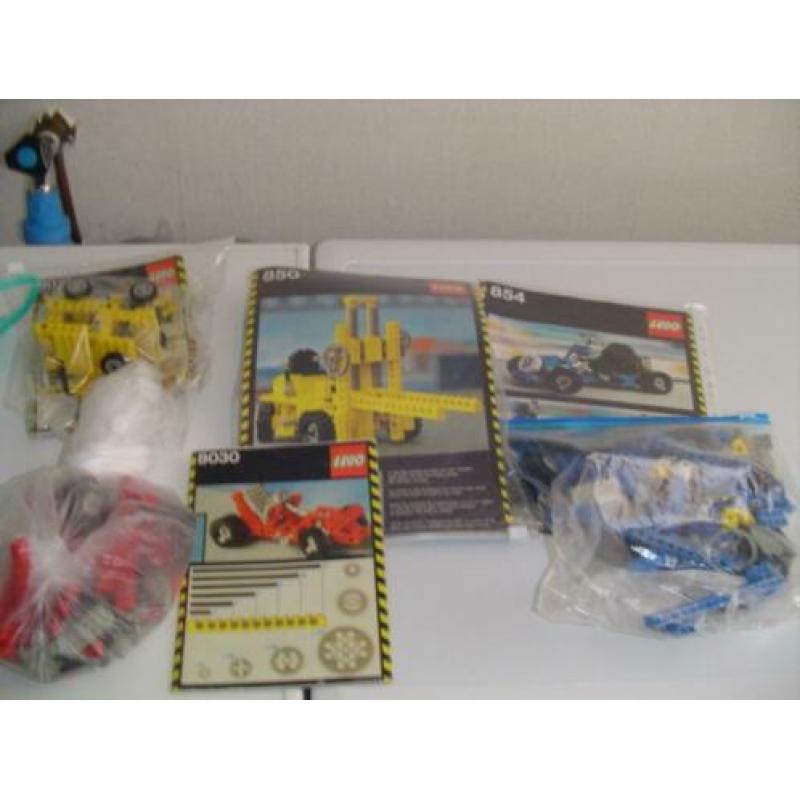 4 setje s lego technic 850-854-8020-8030