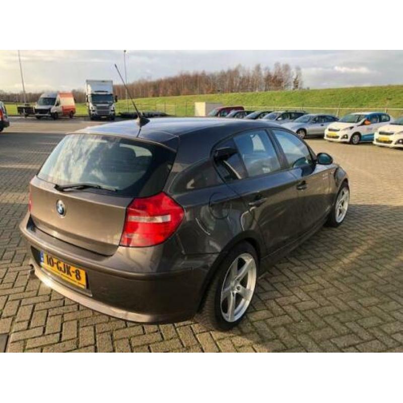 BMW 1-serie 118d Corporate Business Line | nieuwe motor!