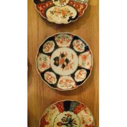 9 Imari porseleinen borden met bloemen patroon