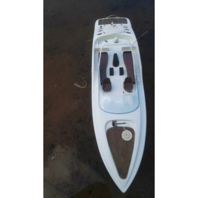 Motorjacht rc ongeveer 70cm lang