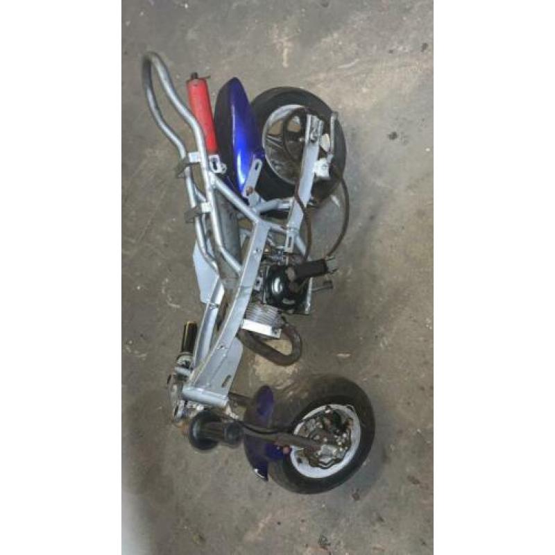 Partij minibikes en onderdelen
