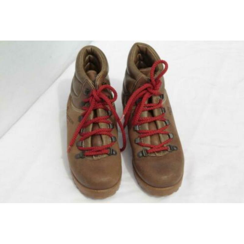 Stevige leren wandelschoenen. Mt 36. Merk Dachstein