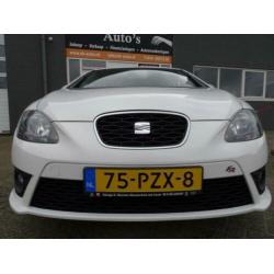 SEAT Leon 2.0 TFSI FR 6 bak van 2de Eig en airco en navigati