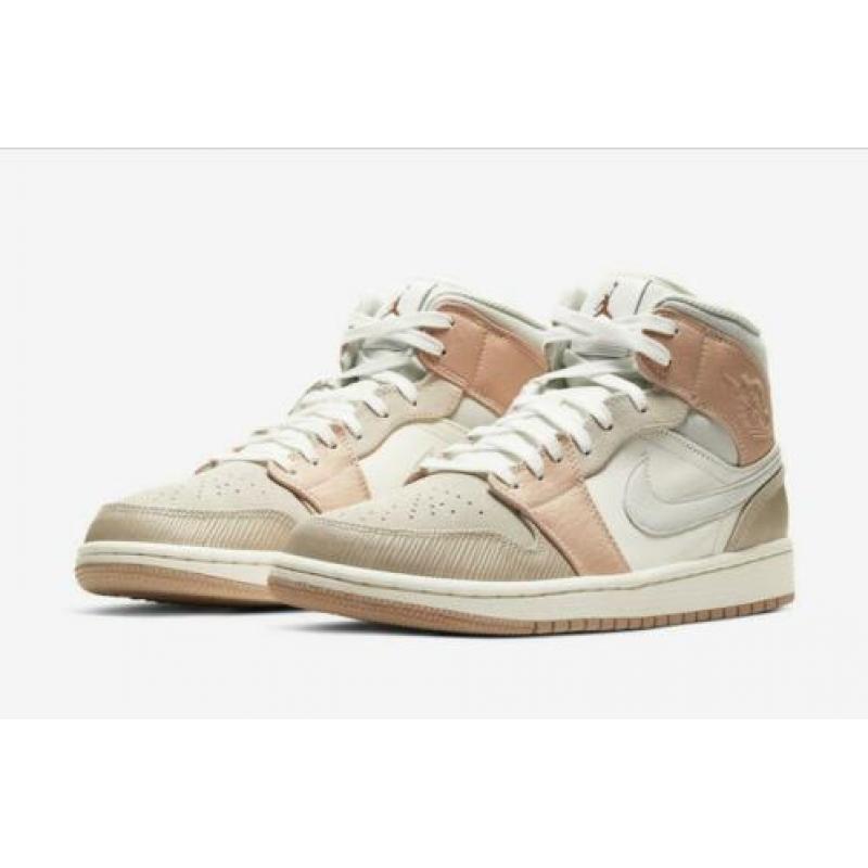 Air Jordan 1 mid Milan maat 42/US 8.5