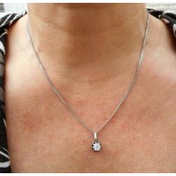 Zilveren ketting met hangertje met helder steentje nr.447