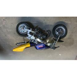 Partij minibikes en onderdelen