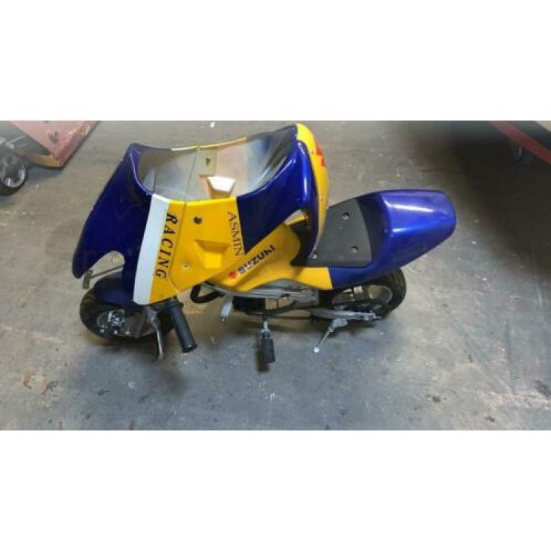 Partij minibikes en onderdelen