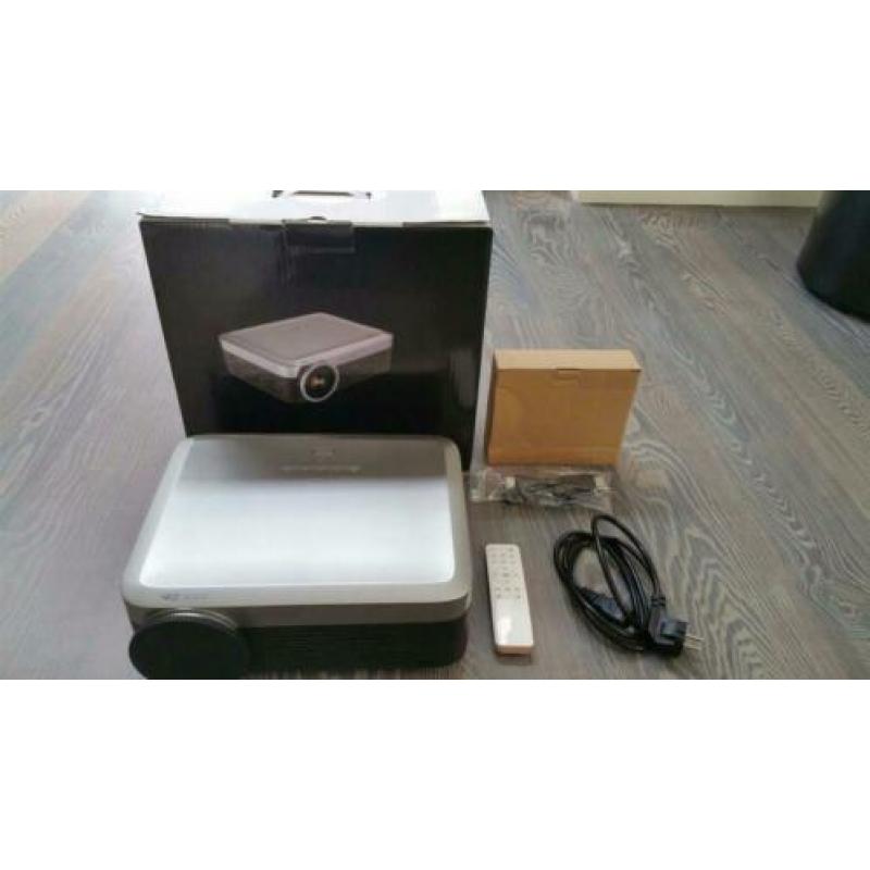 Nieuw! Full HD Beamer met Android/WIFI/LED lamp