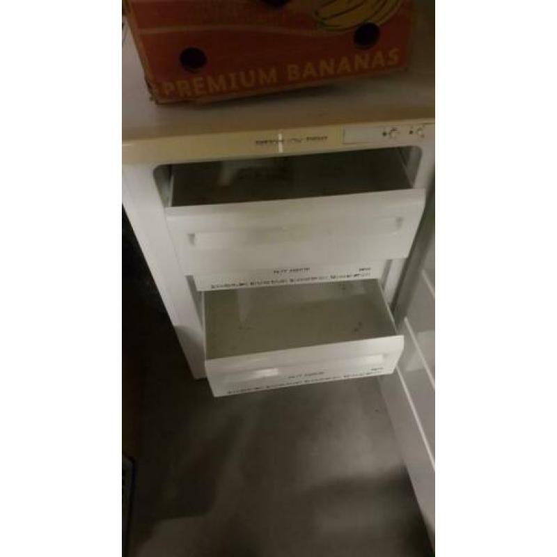 tafel model 60x60x86 cm