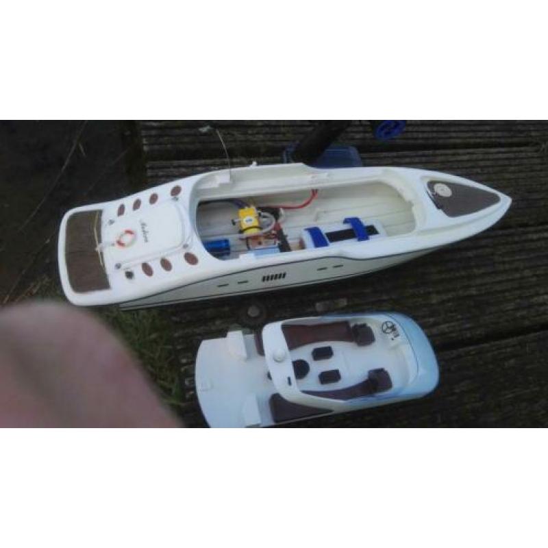 Motorjacht rc ongeveer 70cm lang